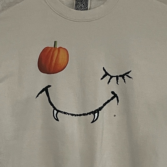 🧛🏻♀️Vintage Halloween Maze Sweatshirt, size L - Picture 3 of 5